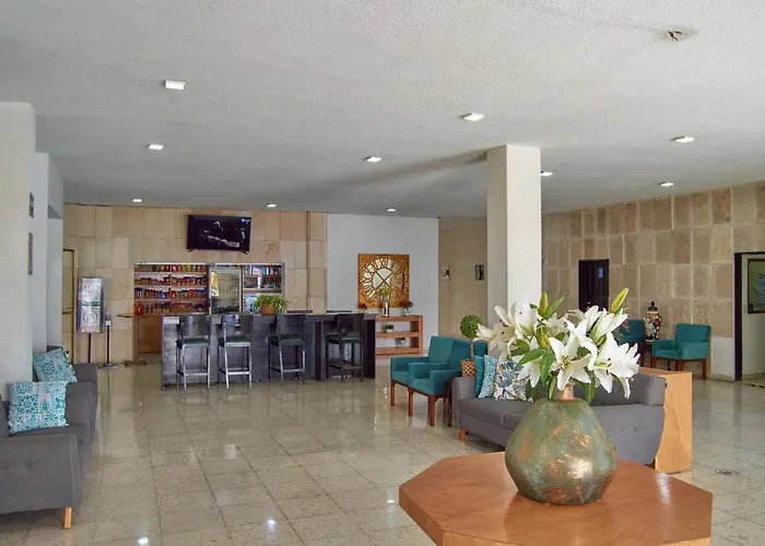 Hotel Del Alba Inn & Suites
